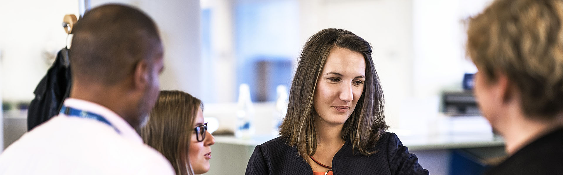 bravida_1920x600-office-workers-4