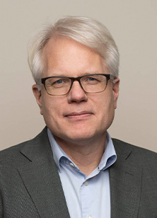 lars-täuber_2022-222x308px.jpg